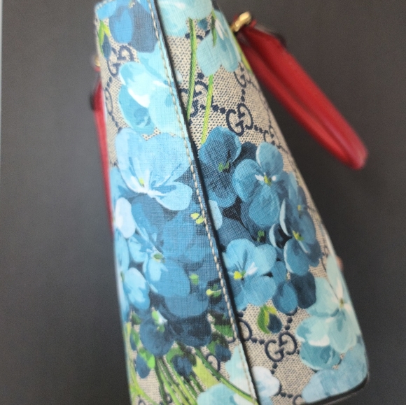 Gucci GG Supreme Monogram Blooms Tote - Picture 4 of 15